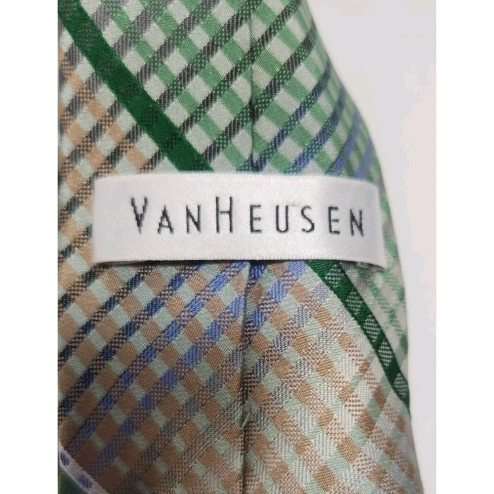 VAN HEUSEN Silk Tie, Geometric Green, Blue & Tan, 100% Silk,‎ 3¼ X 58